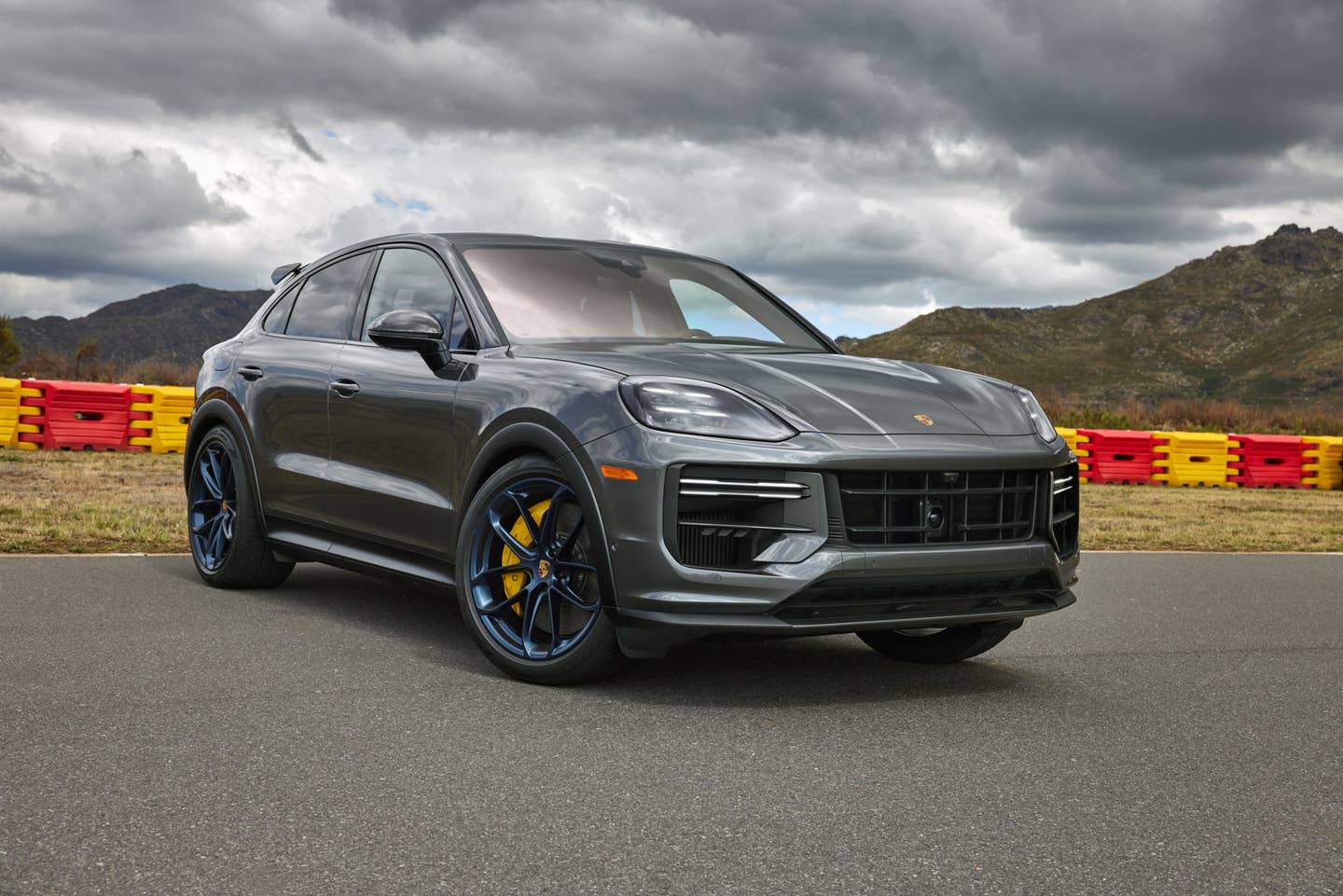 2024 Porsche Cayenne Updated With More Power, More Touchscreen, New Interior