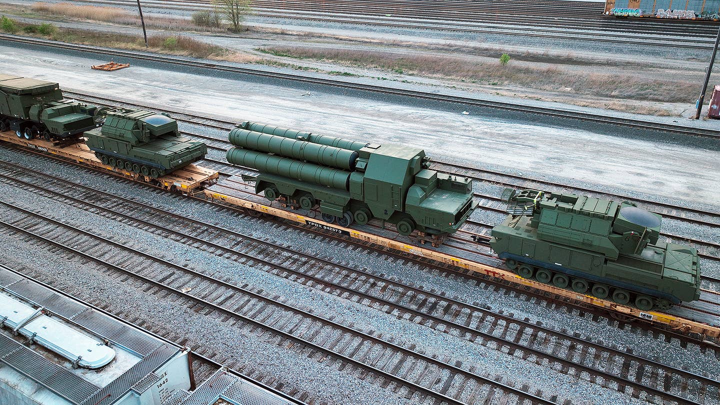 The Odd Case Of ‘Russian Air Defense Vehicles’ Showing Up On A Train In Ohio