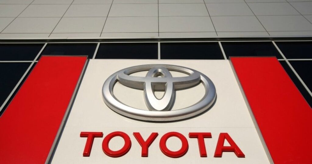 Former Mississippi Toyota dealership comptroller charged with embezzlement