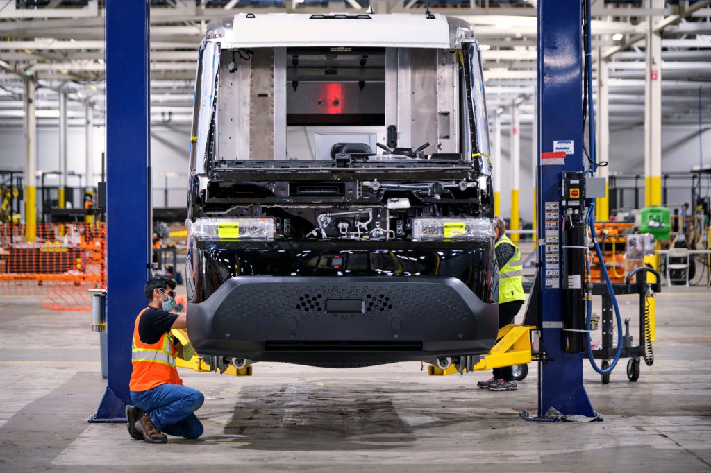 GM BrightDrop electric trucks are headed to Ryder rental fleet