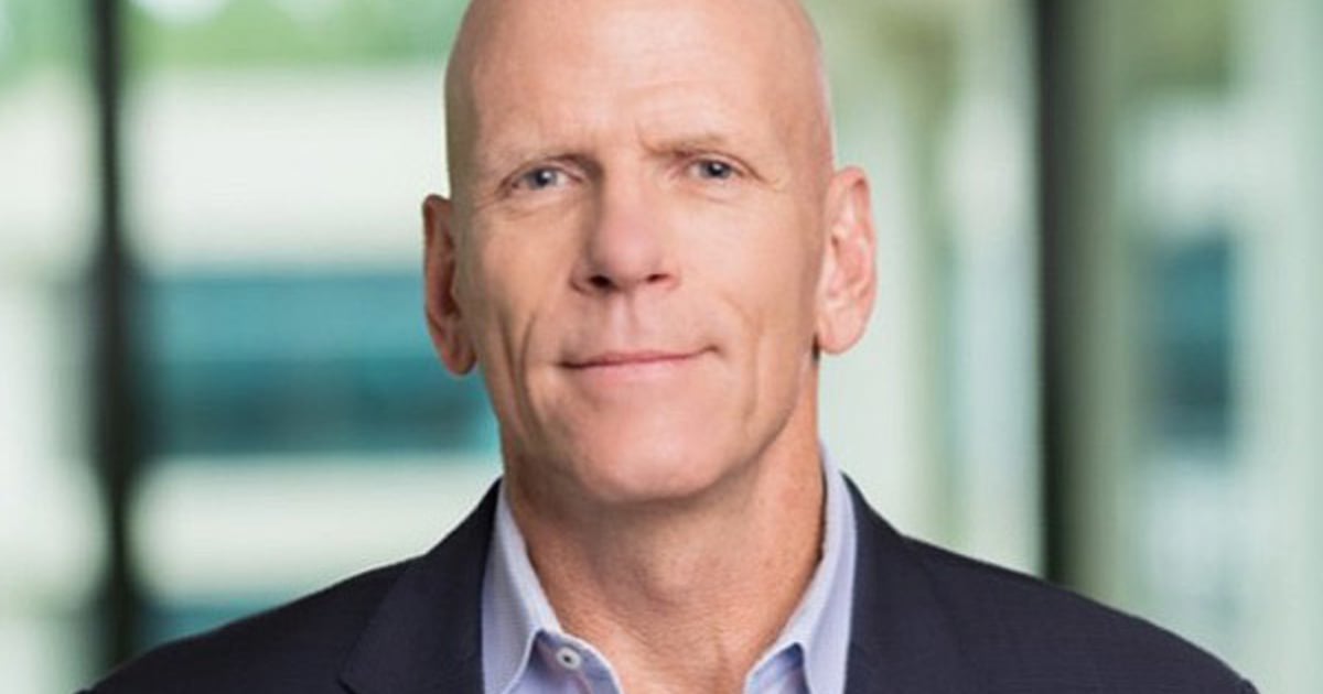 Thomas Szlosek named AutoNation CFO; Joe Lower takes another role