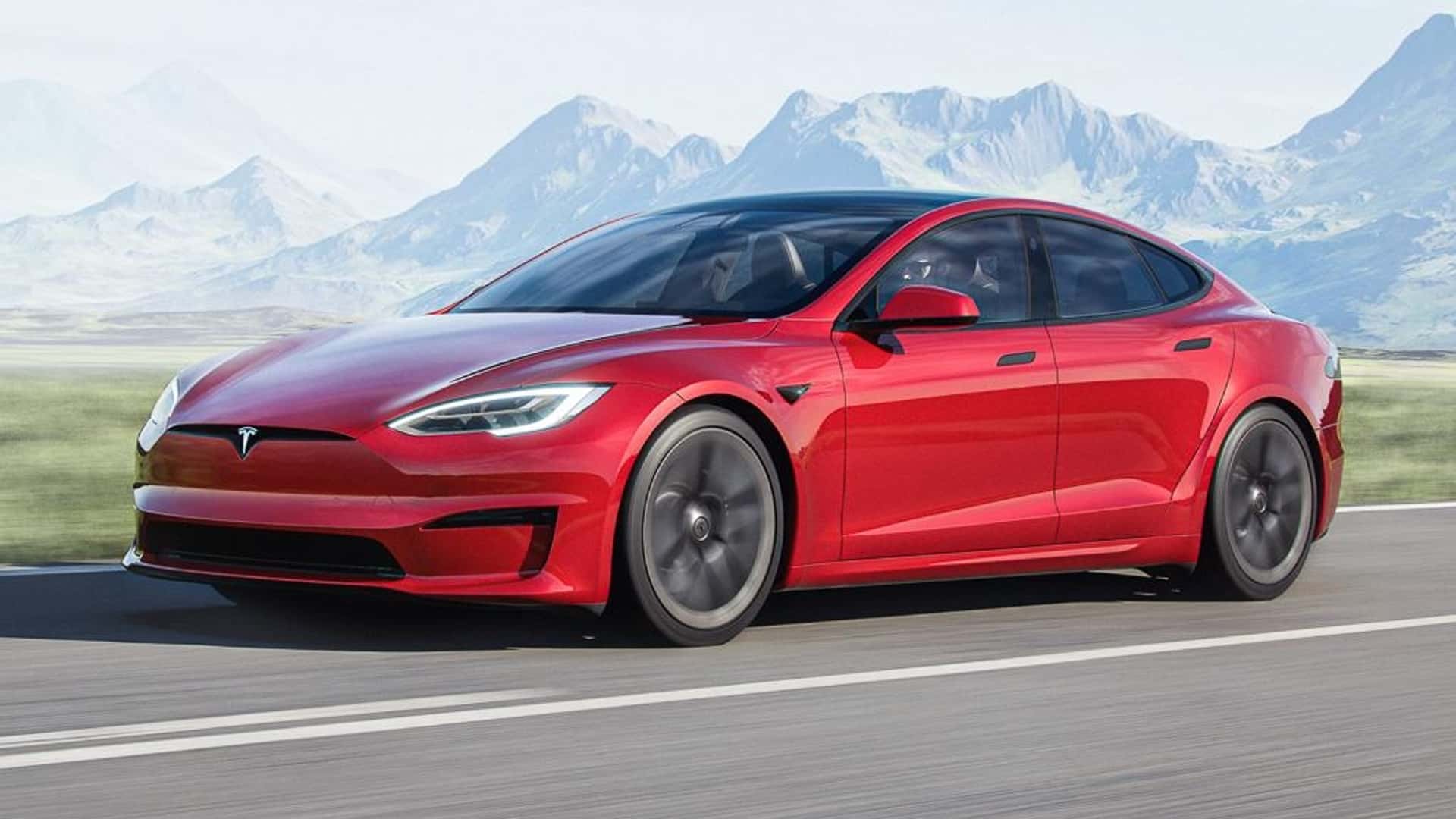 Pro Racing Driver Describes Tesla Model S Plaid As "Dangerously Fast And Unstable"