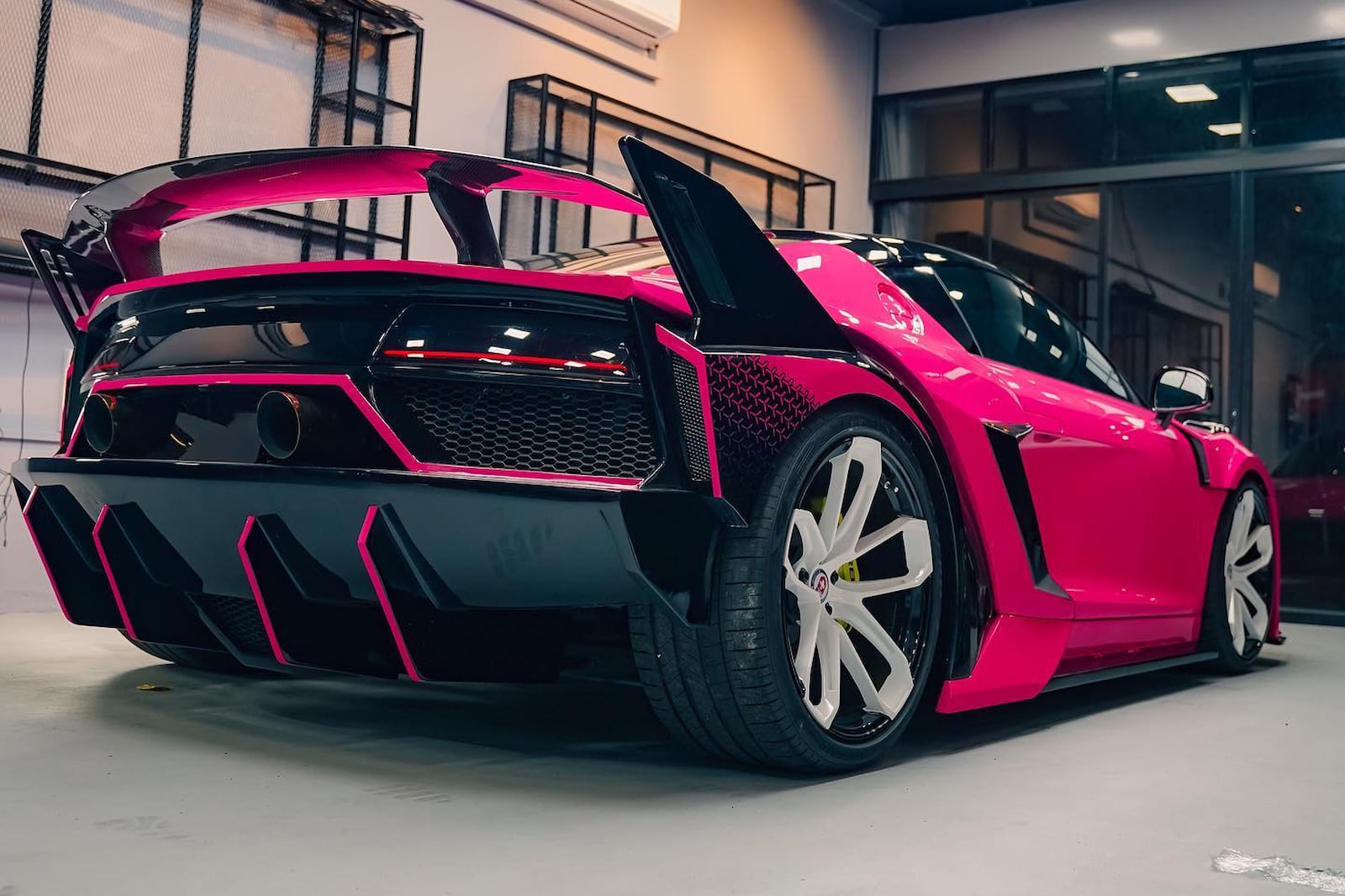 Shocking Pink Audi R8 Thinks It's A Lamborghini