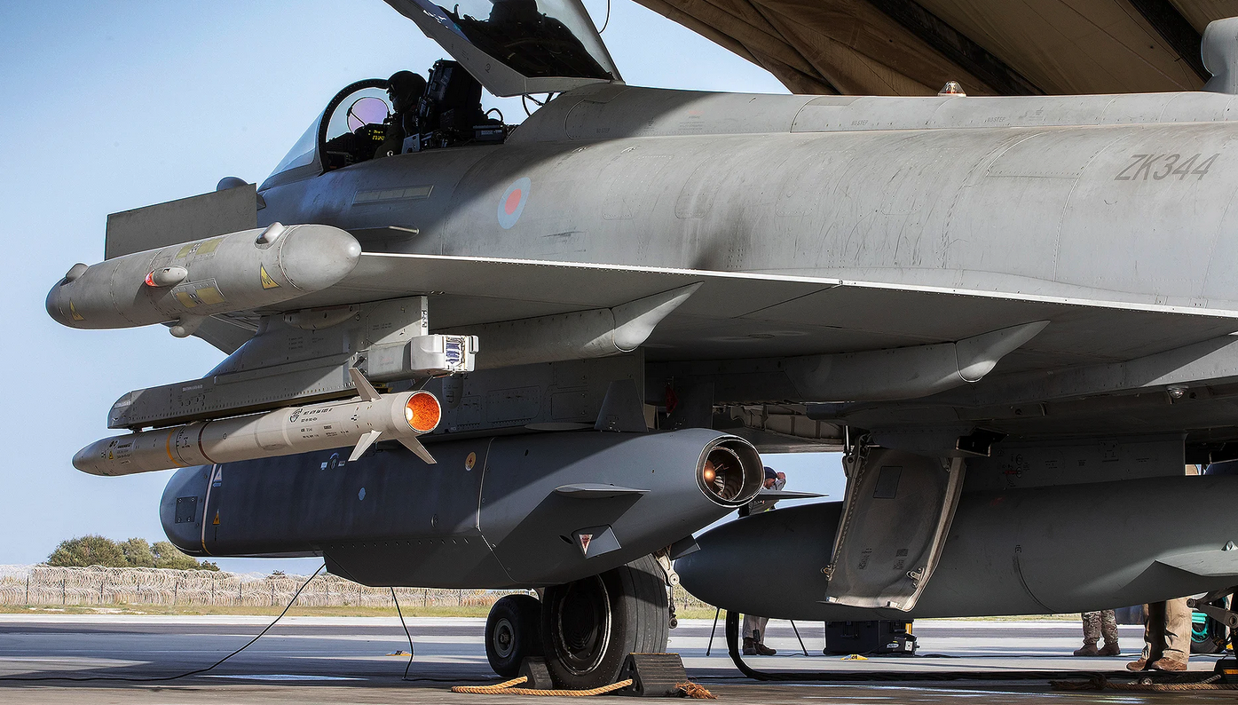 Storm Shadow aboard a RAF Typhoon prior to a series of strikes in Syria. (UK MoD)