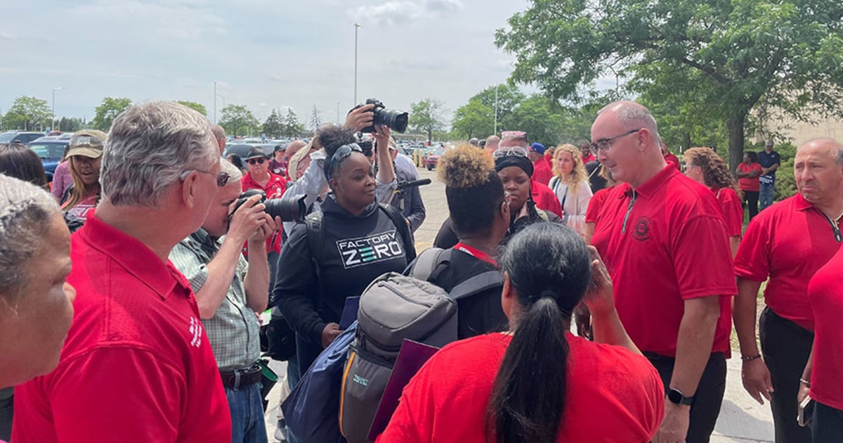 Live talk Thursday at noon: UAW-Detroit 3 contract negotiations