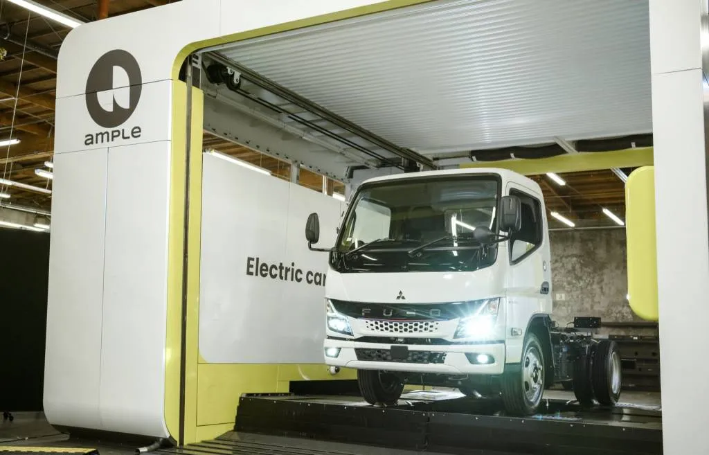 Mitsubishi Fuso eCanter EV swapping batteries