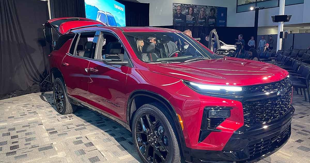 Chevy Traverse gets first off-road trim, more tech on 2024 model