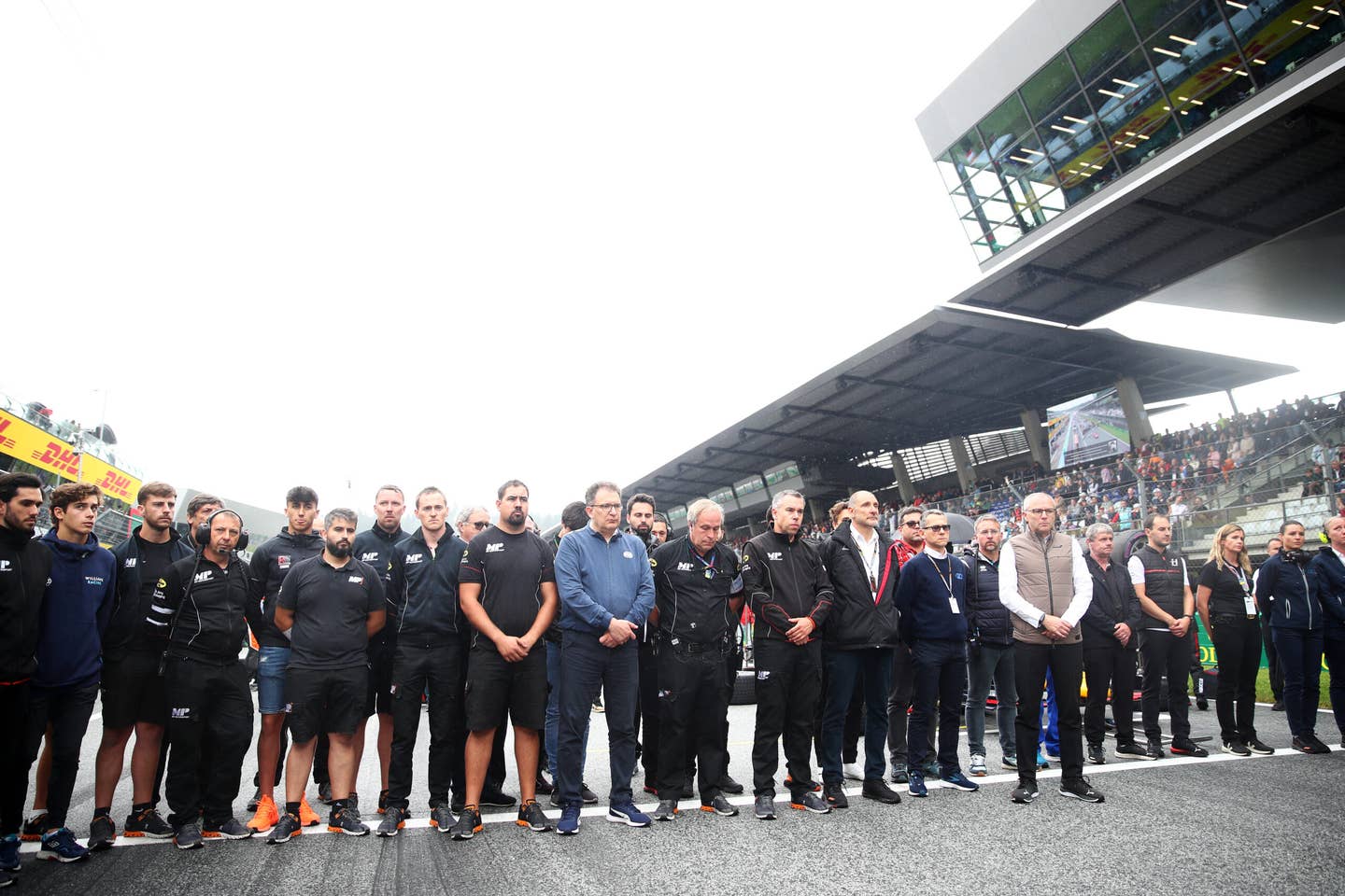 The Formula 2 paddock coming together in tribute of van't Hoff. <em>Getty</em>