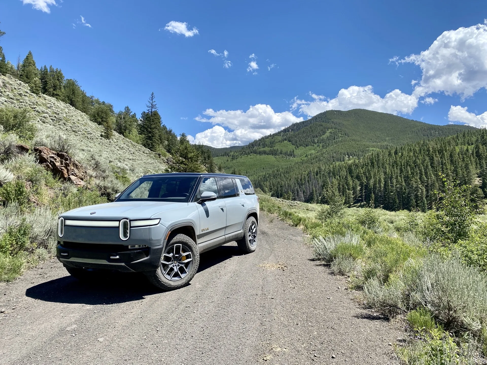 Rivian R1S review, ZDX EV bows, I-Pace end, public charging issues: Today’s Car News