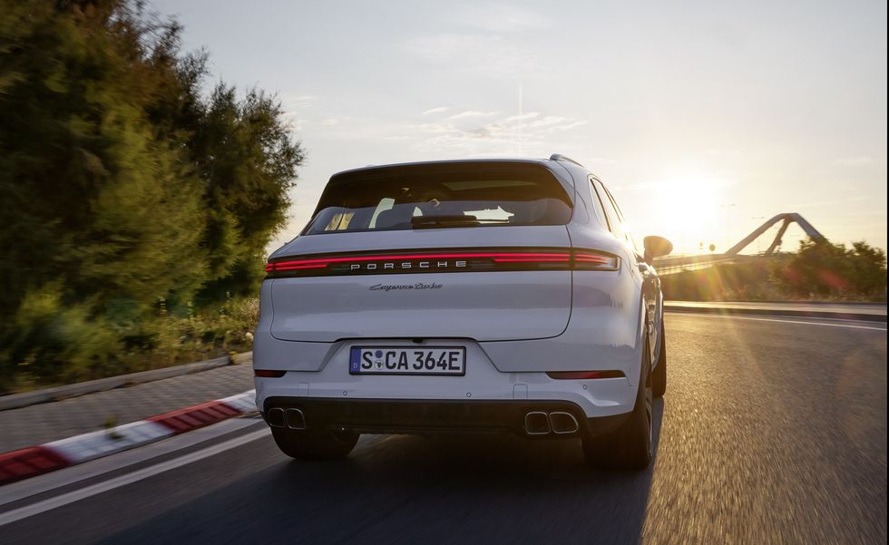 2024 porsche cayenne turbo ehybrid