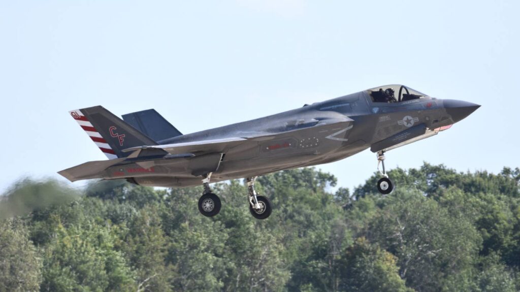 F-35s Keep F-16s In The Fight During Northern Lightning