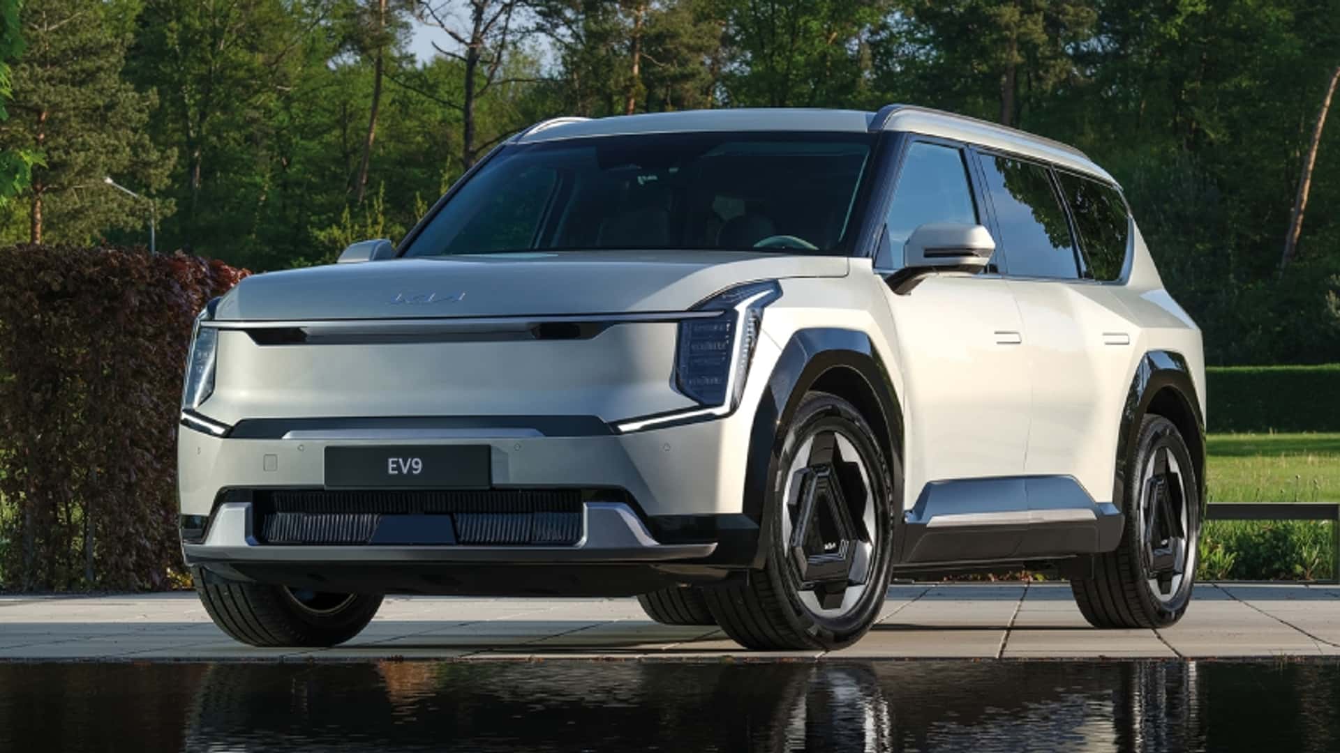 Kia Stops Taking EV9 Reservations In Canada Due To High Demand