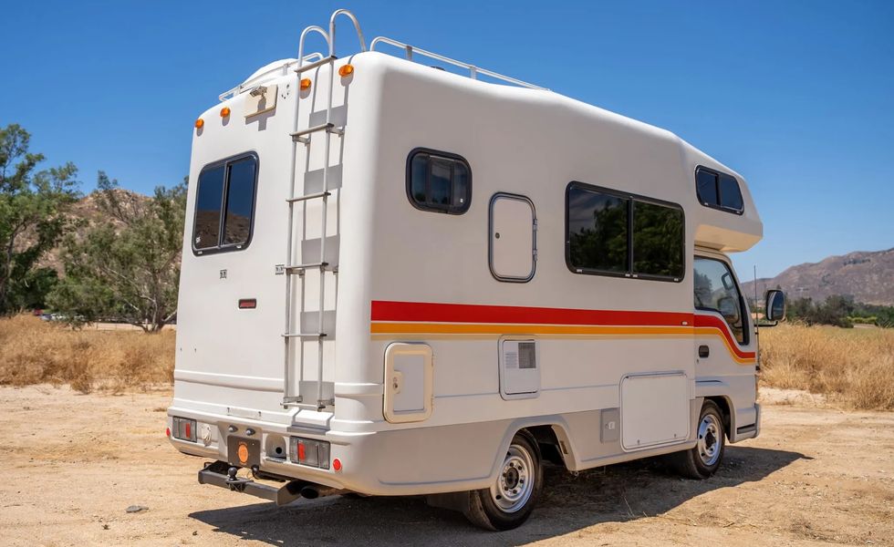 1996 isuzu elf camper rear