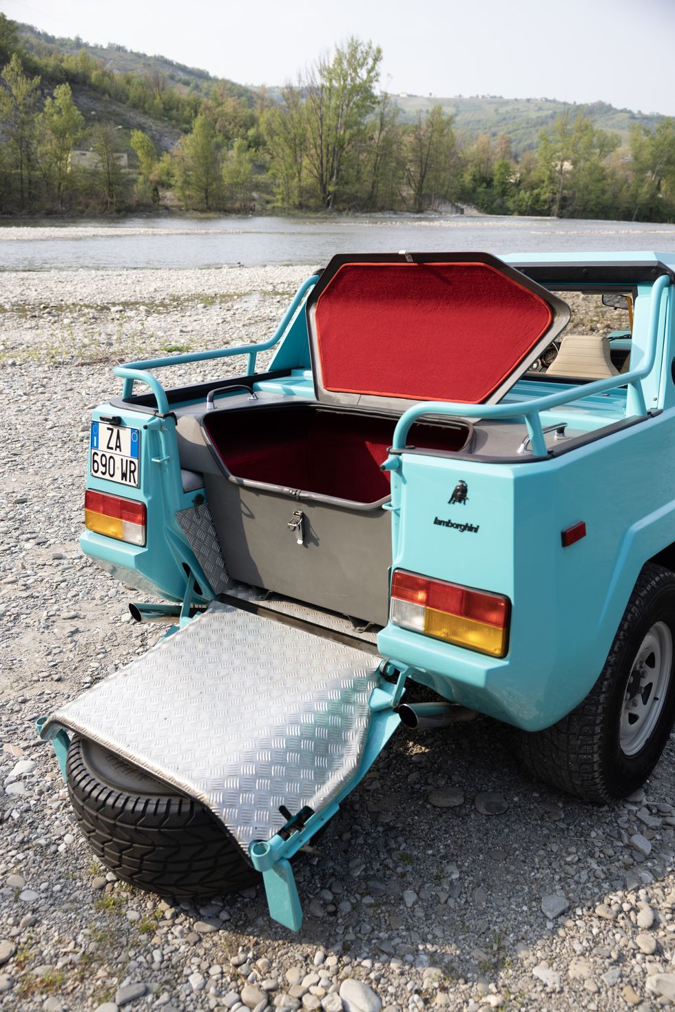 1987 lamborghini lm002