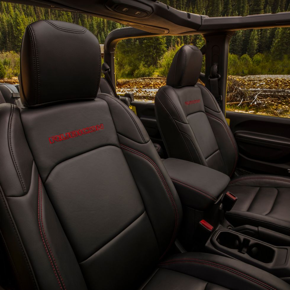 2024 jeep gladiator interior