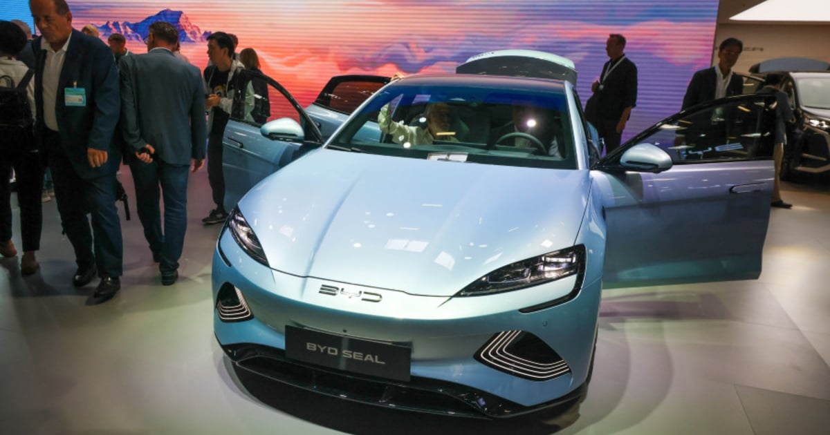 Rise of China's EV makers threatens Western automakers, UBS report says