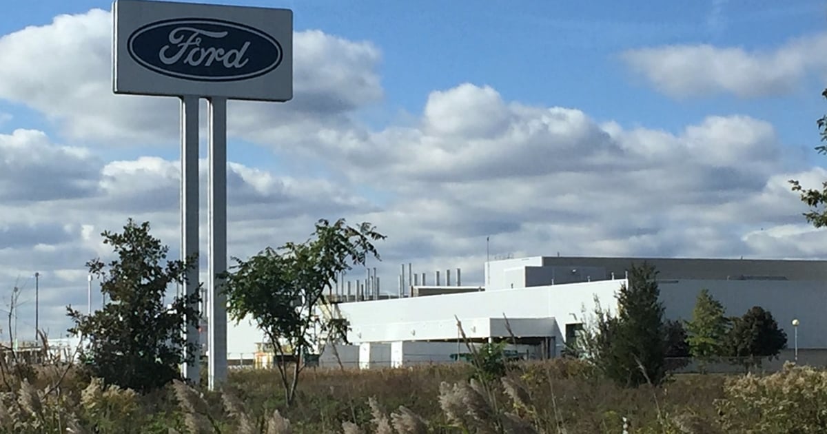 Unifor deal with Ford contains 22% raise, defined benefits, added engine output