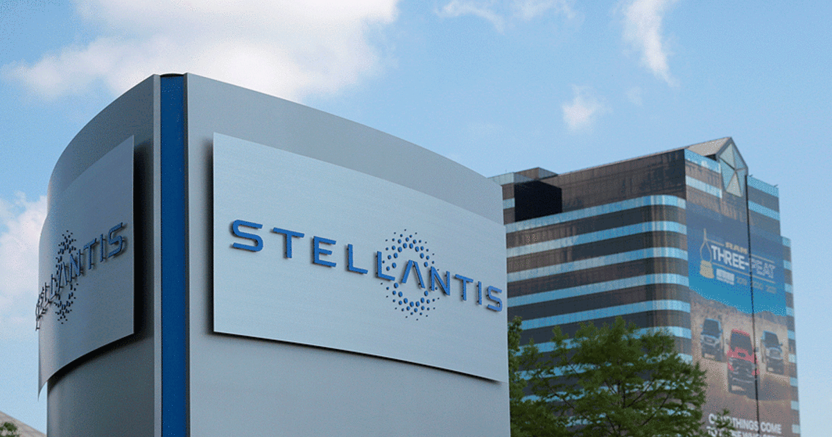 Stellantis offers 14.5% raises to UAW