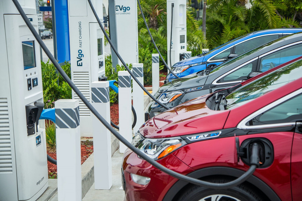 GM and EVgo expand major-metro fast charging