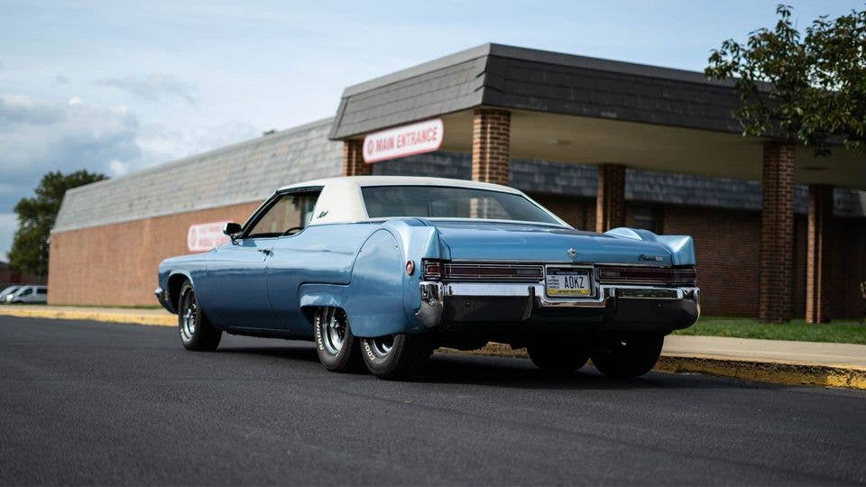 Tandem-axle 1971 Buick Electra 225