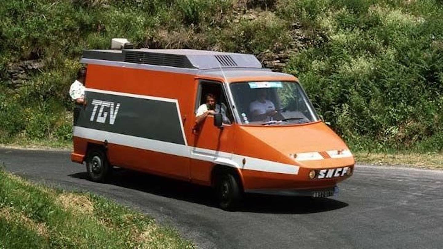 SNCF TGV Sud-Est Renault Master van