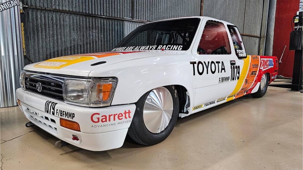 This 2JZ-Powered 1991 Toyota Land-Speed Pickup Is Chasing 240 MPH at Bonneville