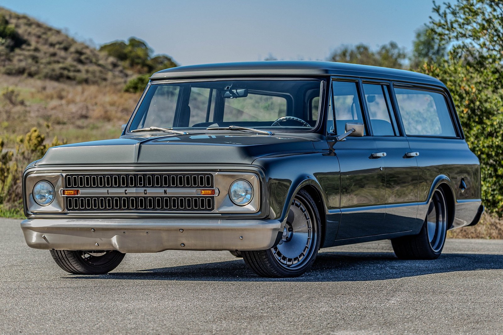 1,000-HP Chevy Suburban Restomod Is A $1 Million Masterpiece