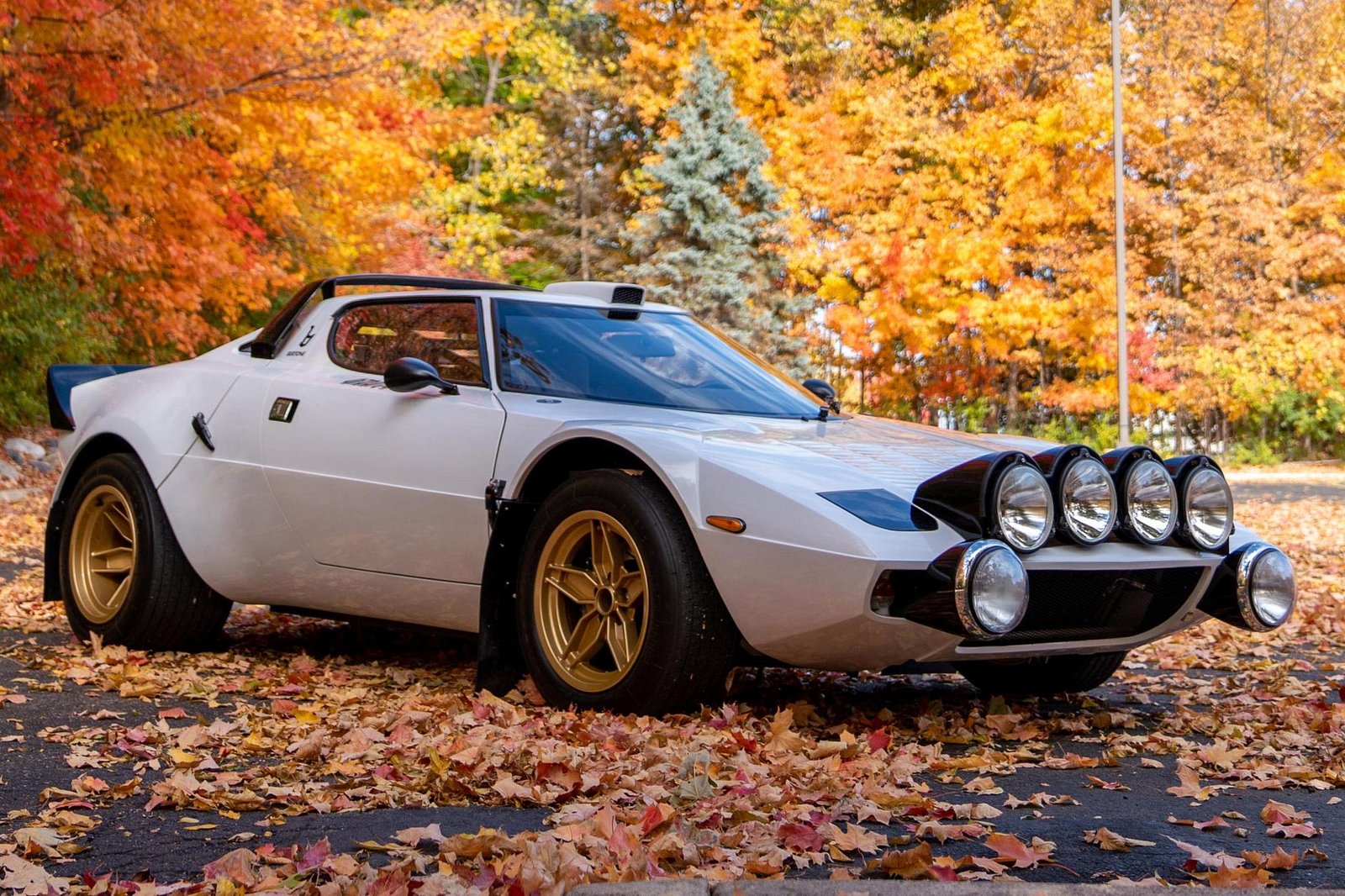 Lancia Stratos Replica Comes With Alfa Romeo V6 And 5-Speed Manual