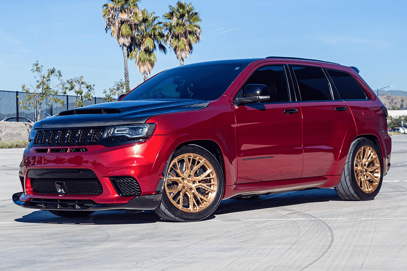 Iron Man-Themed Jeep Grand Cherokee Trackhawk Packs 1,150-HP Secret