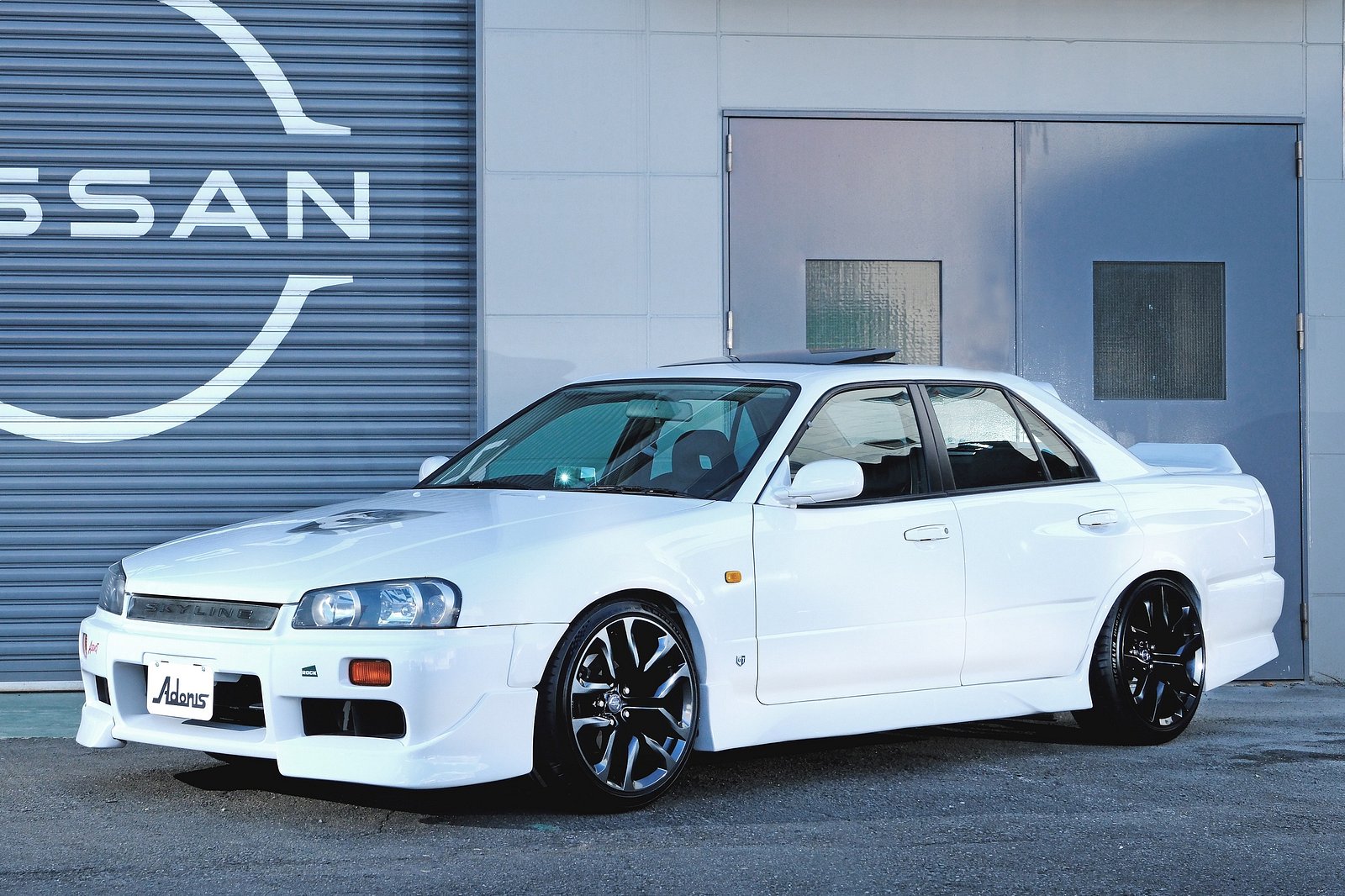 Nissan Rogue And R34 Skyline Customized By Students Shows The Future Looks Bright