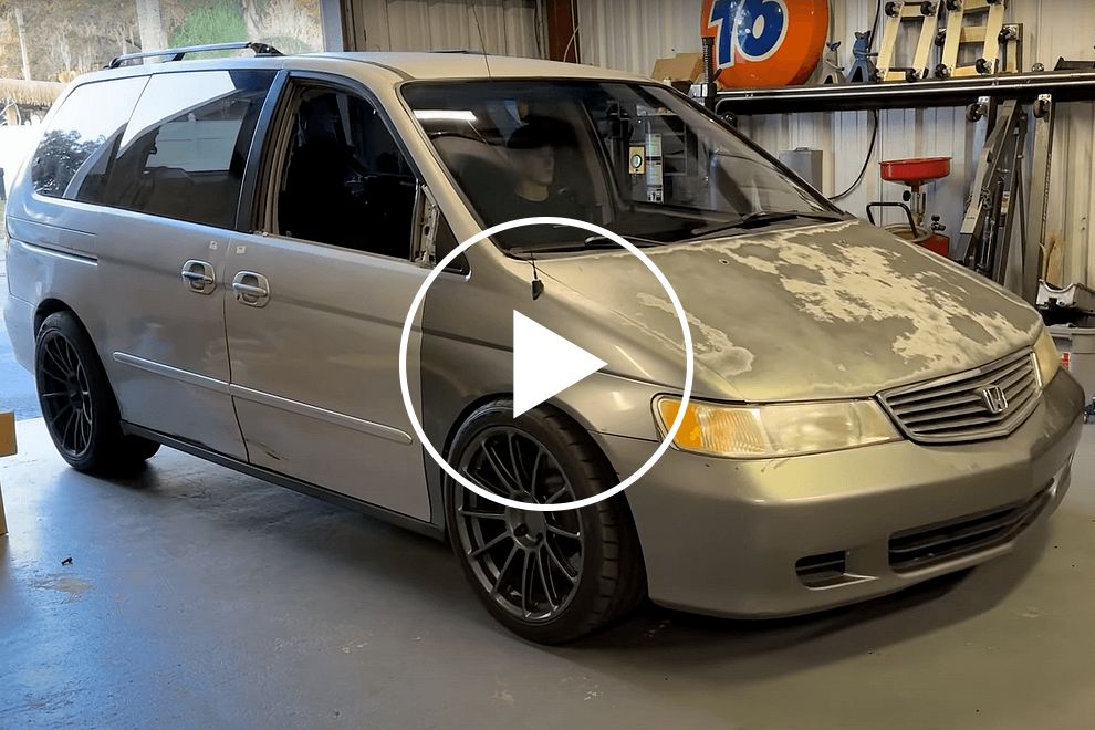 Ratty Honda Odyssey Is A 1,000-HP Tesla Model S Plaid In Disguise