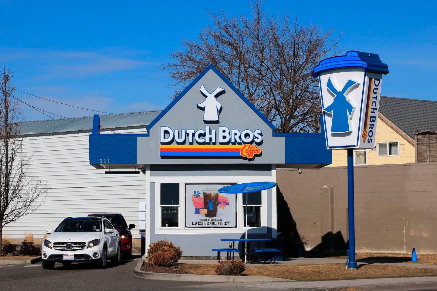 Dutch Brothers drive-thru in Idaho