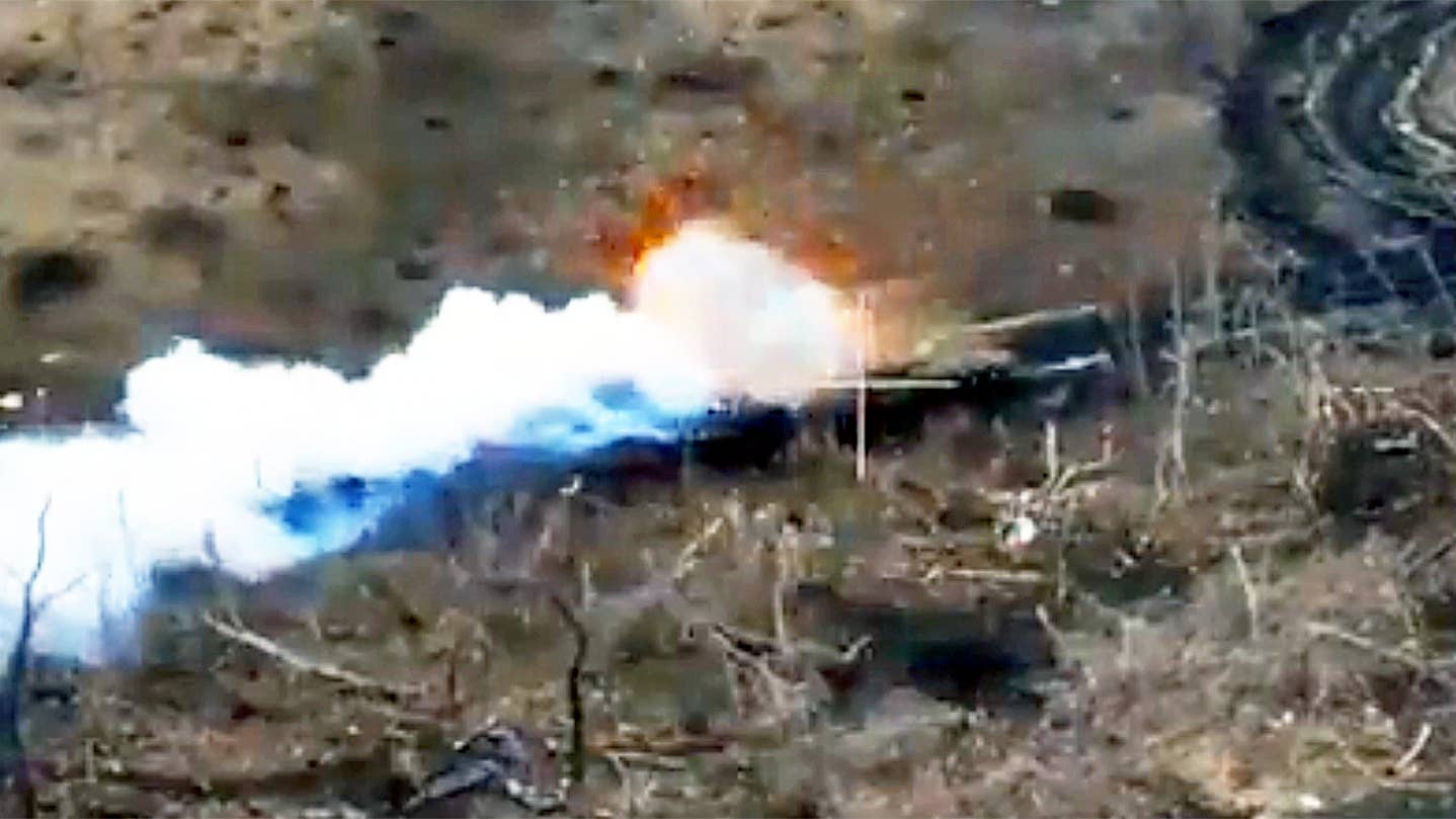 A tank miraculously survives an FPV drone barrage.