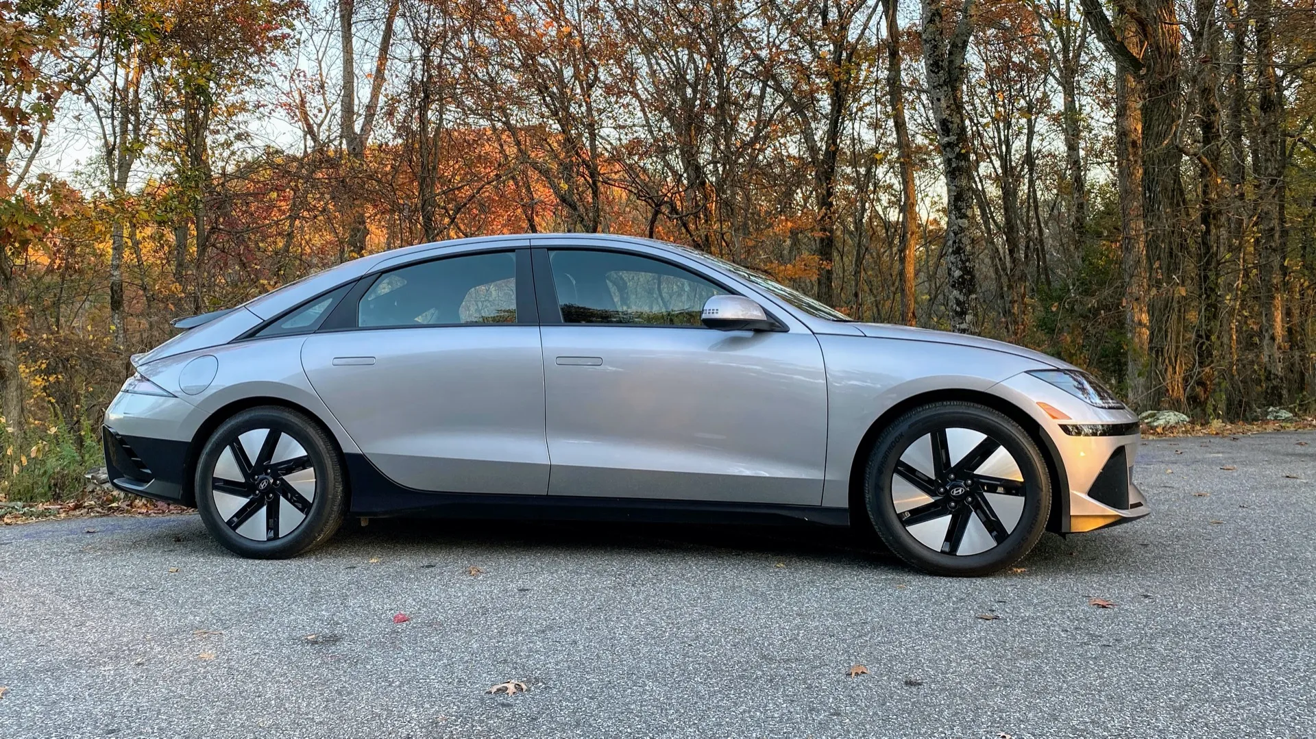 Tesla Model Y tax credit, Cadillac Vistiq EV reveal, Hyundai Ioniq 6: Today’s Car News