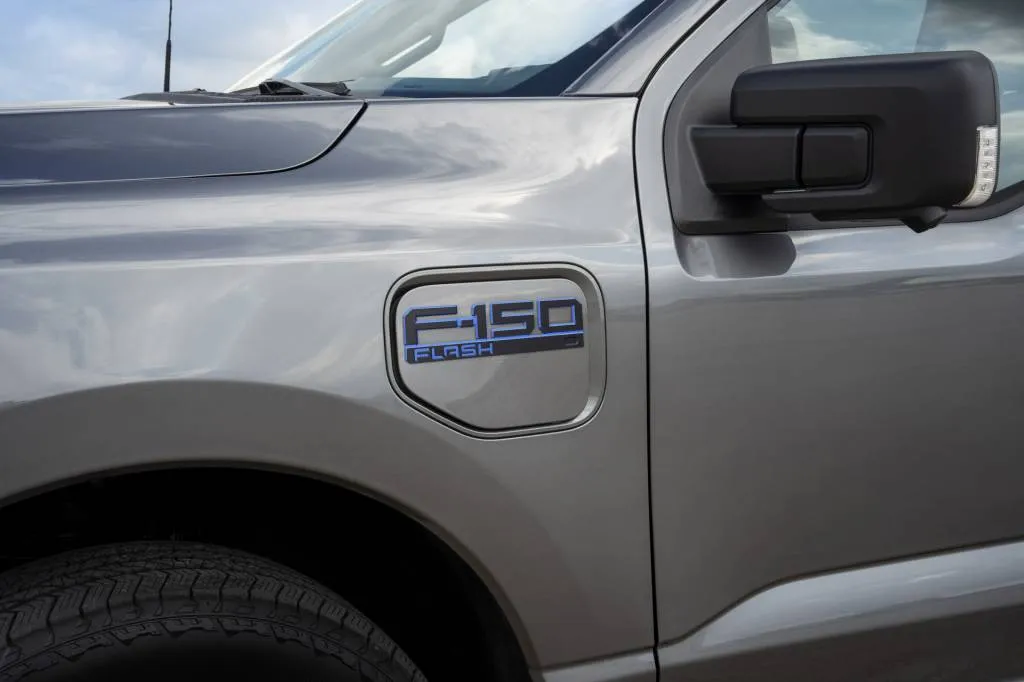 2024 Ford F-150 Lightning Flash