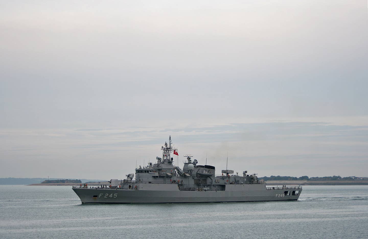 <em>Barbaros</em> class frigate TCG <em>Oruçreis</em> outward bound from Portsmouth Naval Base, U.K., September 21, 2009. <em>Brian Burnell/George Hutchinson via Wikimedia Commons,</em> <em>CC-BY-SA-4.0</em>