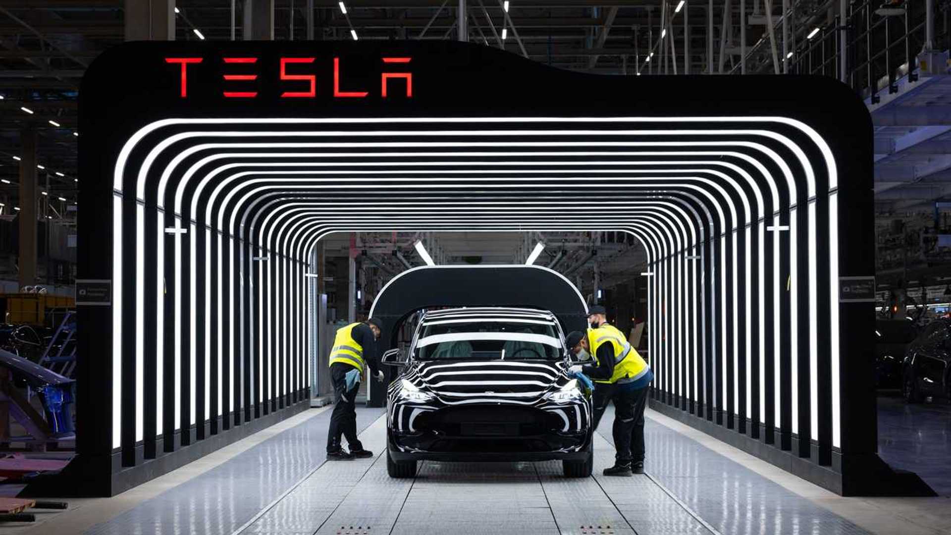 Naval Attacks In Red Sea Force Tesla To Pause Berlin Gigafactory For Two Weeks