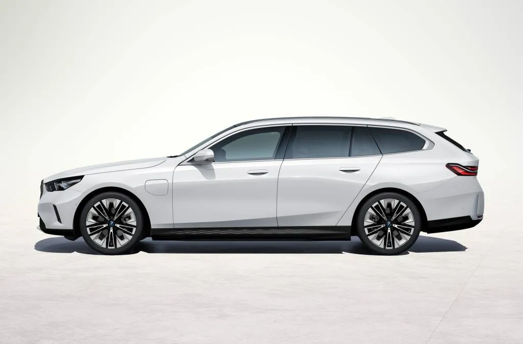 2024 BMW i5 Touring