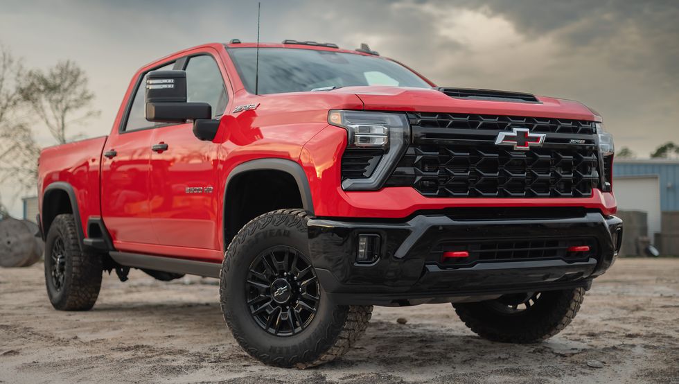 2024 Chevrolet Silverado HD ZR2 Tackles Line Work