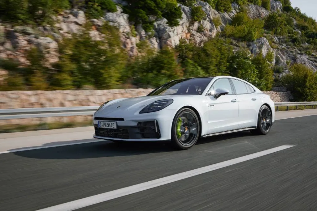 2025 Porsche Panamera 4S E-Hybrid