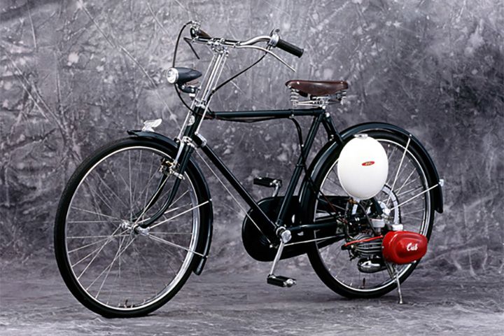 a bicycle with a helmet on it