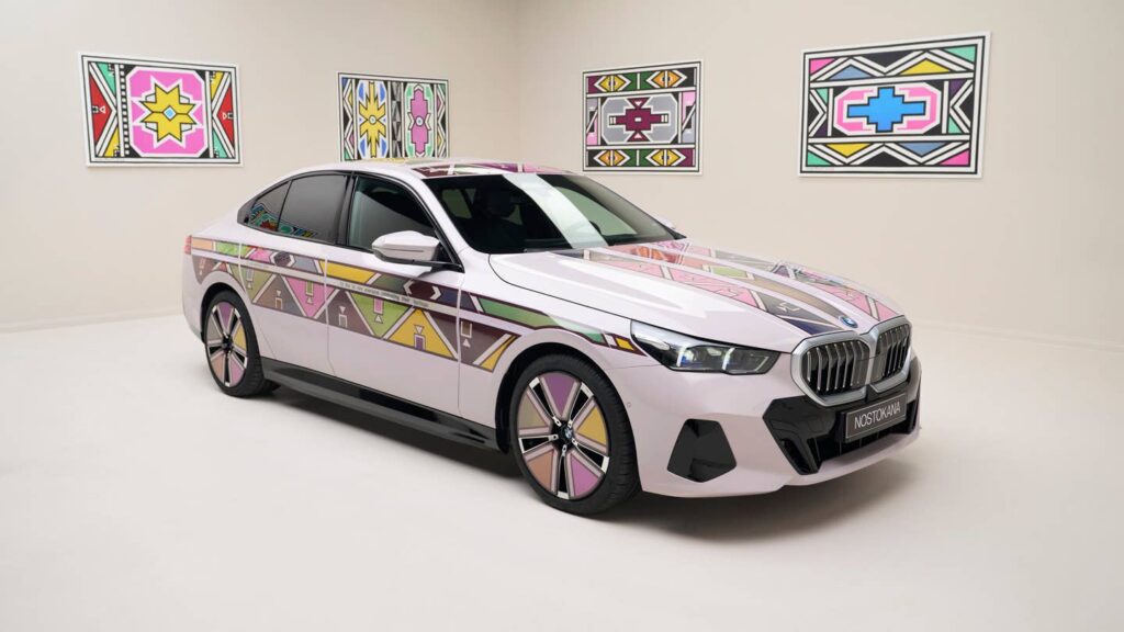 New BMW Art Car Gets Nifty E-Ink That Changes Colors, Shows Animations