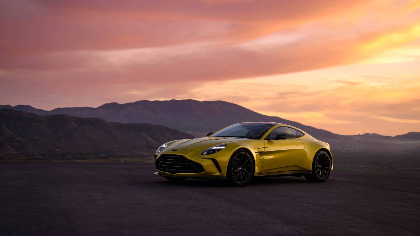 <em>Aston Martin Vantage. Aston Martin</em>