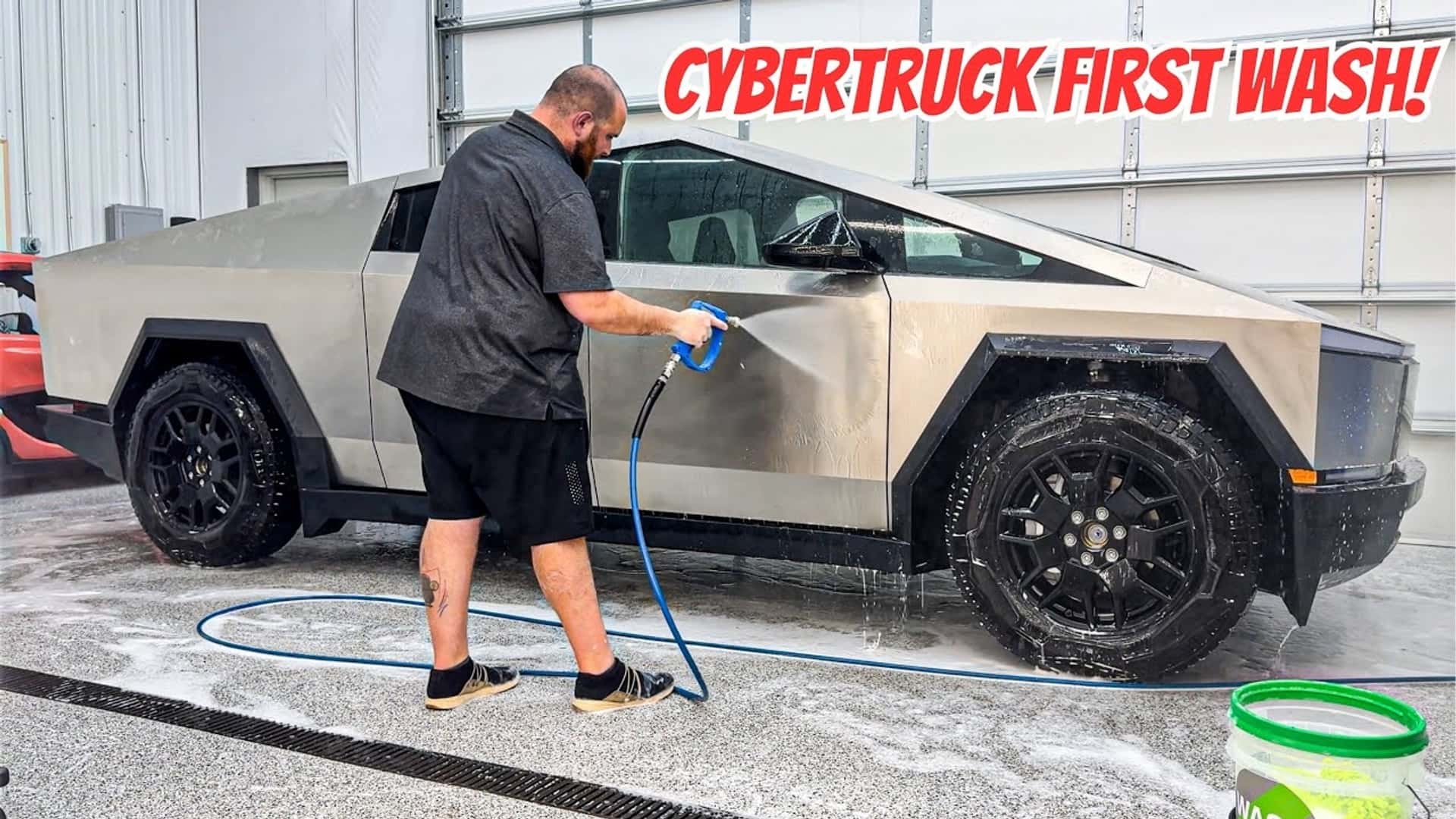 Here's How Difficult It Is To Clean A Tesla Cybertruck After A Long Road Trip