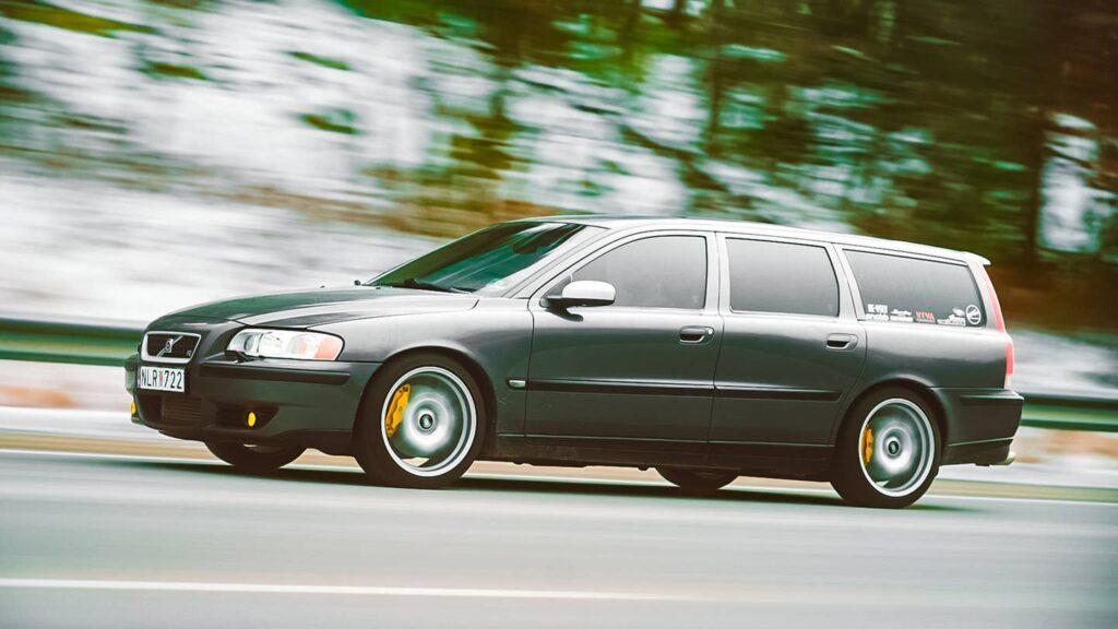 This Sleeper Volvo V70R Does More Track Days Than Grocery Runs