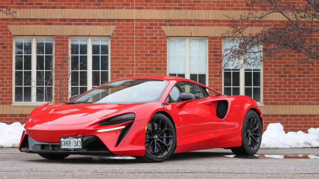 The McLaren Artura Exists Merely for Its Own Entertainment