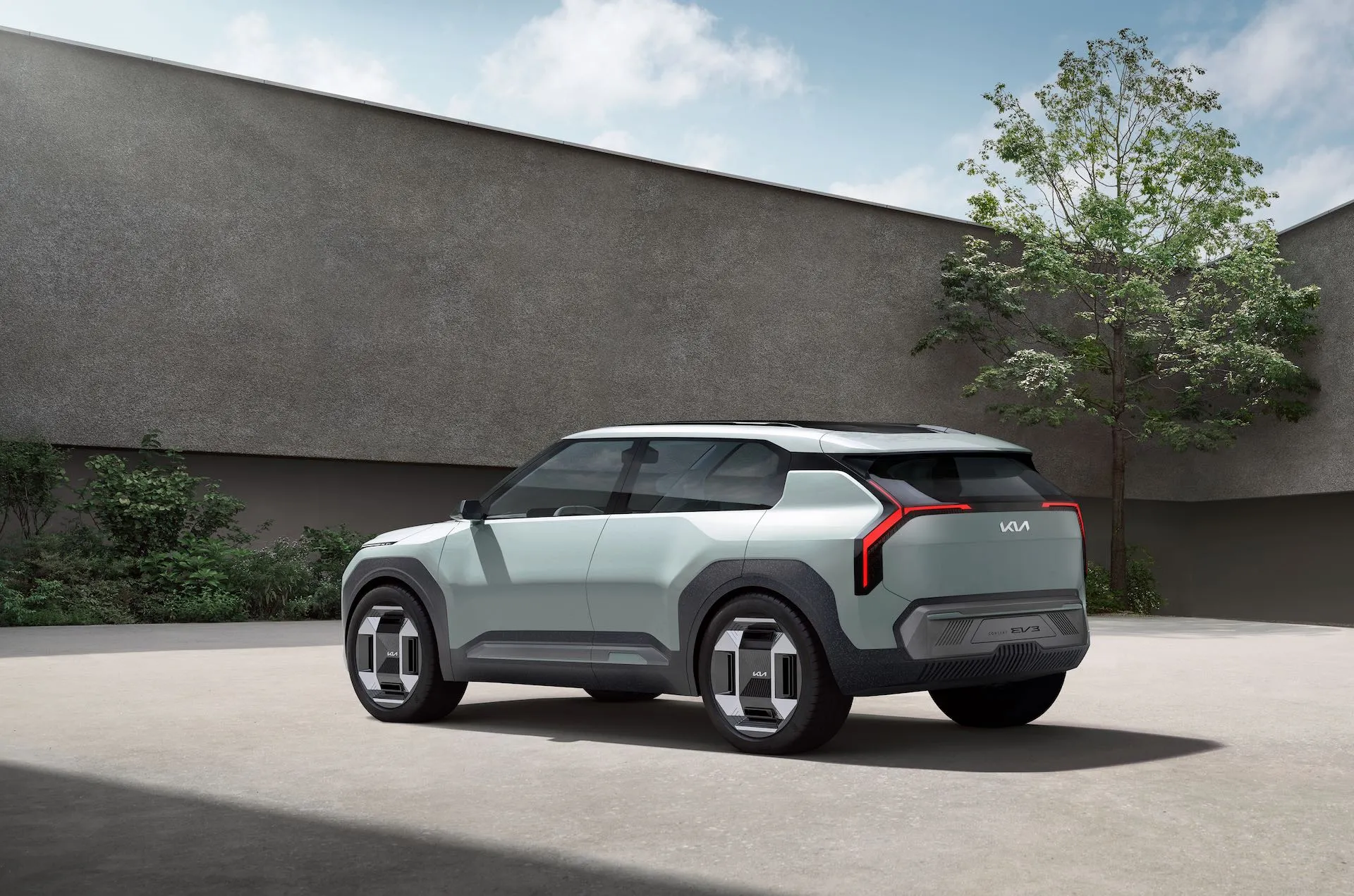 Rivian R2 production, Kia EV3 debut date, Eli Zero: Today’s Car News